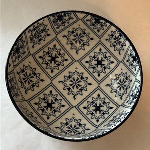 Classic Blue‎ and White Patterned Ceramic Bowl